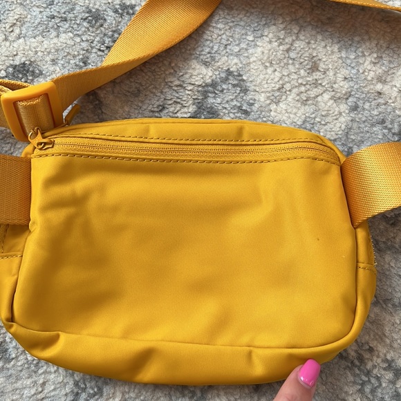 Lululemon Athletica Gold Yellow Clutch Wristlet - Picture 4 of 5